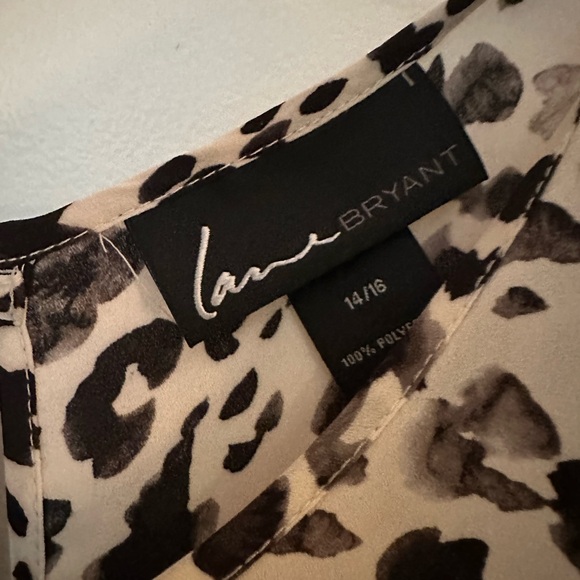 Gray/black high-low cheetah print blouse with split in the back. 14/16 size - Picture 3 of 3